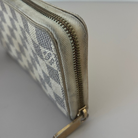 Louis Vuitton Damier Azure Zippy Wallet - Picture 3 of 10